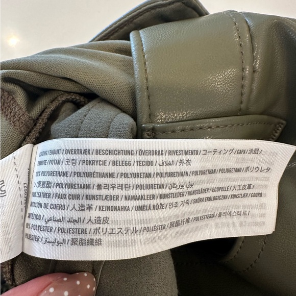 Abercrombie & Fitch Dark Green Faux Leather Wide Leg Cargo Pants - Picture 13 of 15